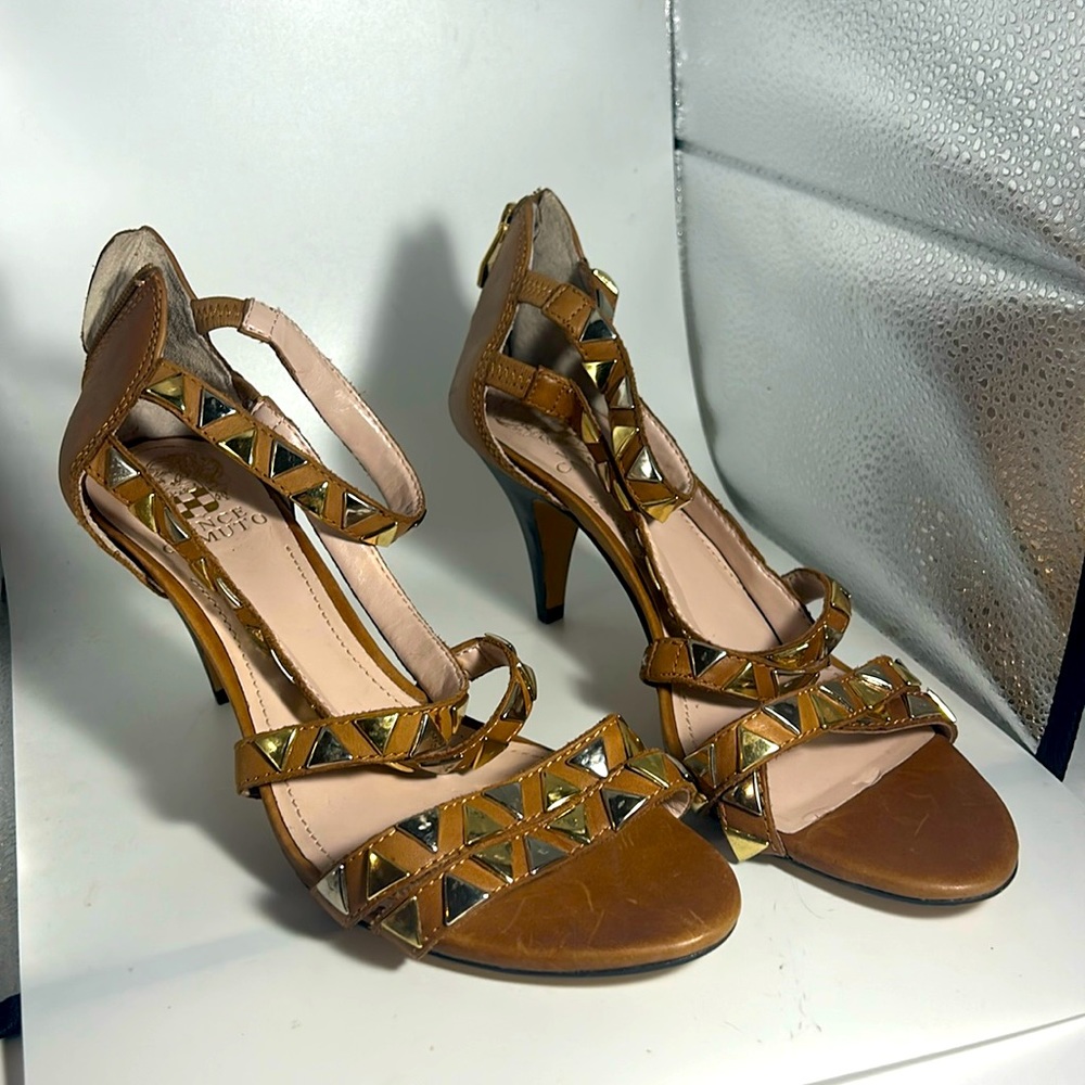 Vince Camuto NWT women’s heeled open toe size 9.5